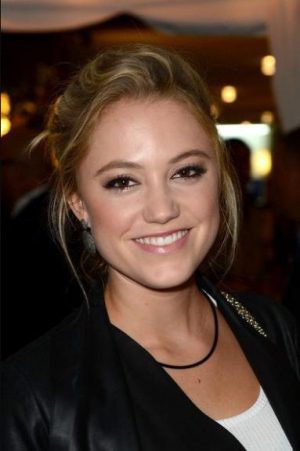 Maika Monroe Death Fact Check, Birthday & Age | Dead or Kicking