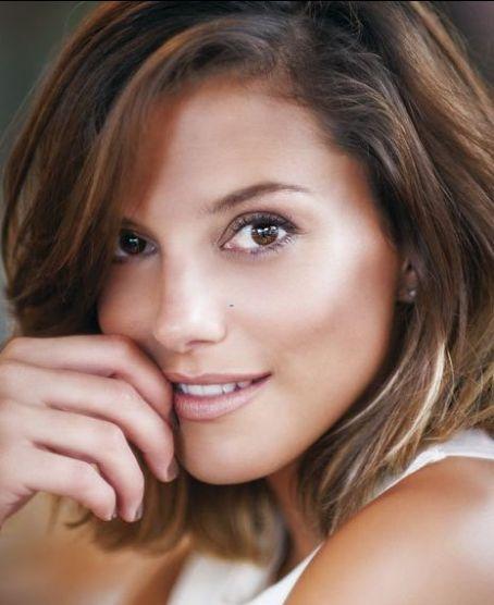 Manuela Pal Death Fact Check, Birthday & Age Dead or Kicking