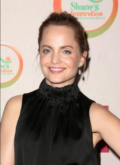 Mena Suvari Death Fact Check, Birthday & Age | Dead or Kicking