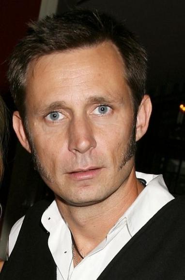 Mike Dirnt Death Fact Check, Birthday & Age | Dead or Kicking