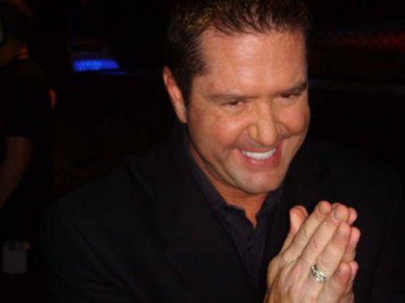 Mike Goldberg Death Fact Check, Birthday & Age | Dead or Kicking