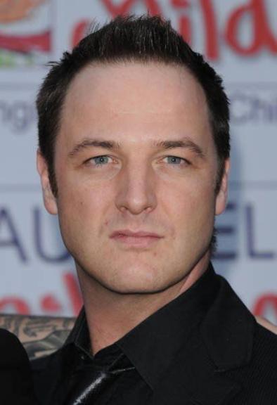 Mikey Graham Death Fact Check, Birthday & Age | Dead or Kicking