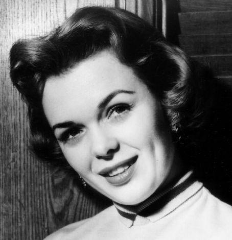 Nancy Gates Death Fact Check, Birthday & Age | Dead or Kicking