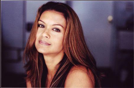 Nia Peeples Death Fact Check, Birthday & Age | Dead or Kicking