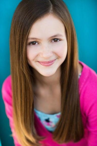 Next photo of Olivia Sanabia