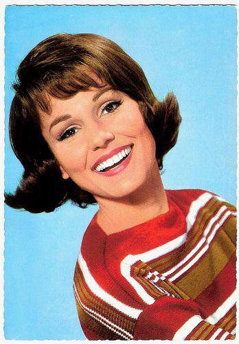 Paula Prentiss Death Fact Check, Birthday & Age | Dead or Kicking