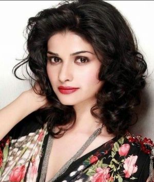 Prachi Desai Death Fact Check Birthday Age Dead Or Kicking