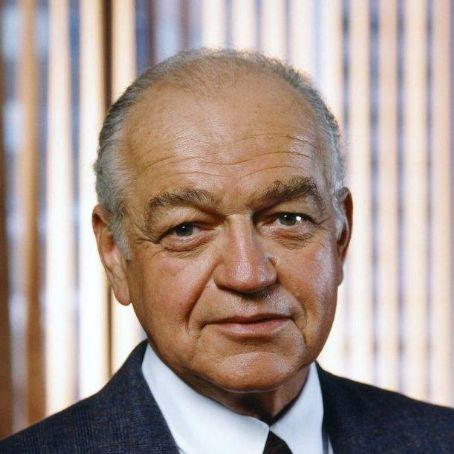 Richard Dysart Death Fact Check, Birthday & Date of Death