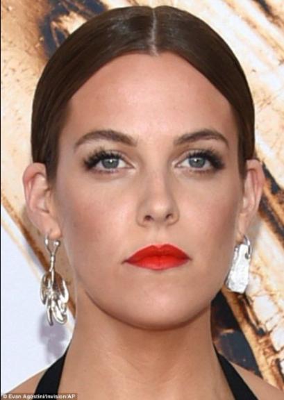 Riley Keough Death Fact Check, Birthday & Age | Dead or Kicking