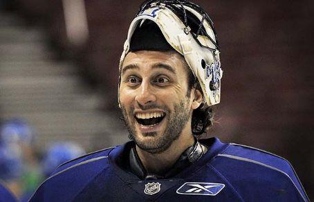 Roberto Luongo Death Fact Check, Birthday & Age | Dead or Kicking