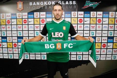 Romain Gasmi Death Fact Check, Birthday & Age Dead or Kicking