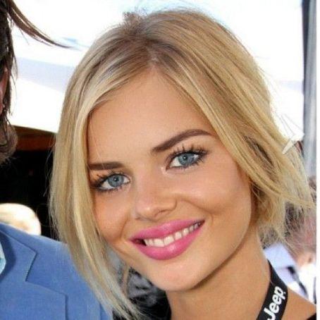 Weaving age samara Samara Weaving