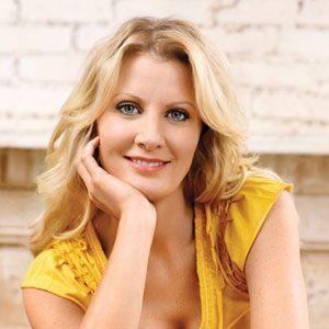 Sandra Lee Death Fact Check, Birthday & Age | Dead or Kicking