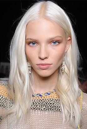 Sasha Luss Death Fact Check, Birthday & Age | Dead or Kicking