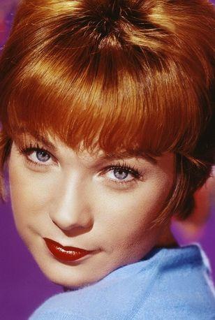 Shirley MacLaine Death Fact Check, Birthday & Age | Dead or Kicking