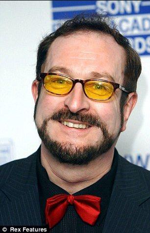 Steve Wright Death Fact Check, Birthday & Age | Dead or Kicking