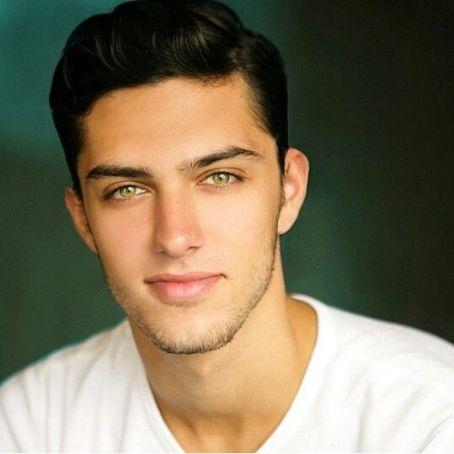 Steven Kelly Death Fact Check, Birthday & Age | Dead or Kicking