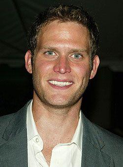 Steven Pasquale Death Fact Check, Birthday & Age | Dead or Kicking