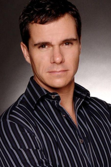 Tony Dalton Death Fact Check, Birthday & Age | Dead or Kicking