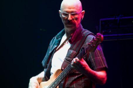 Tony Levin Death Fact Check, Birthday & Age | Dead or Kicking