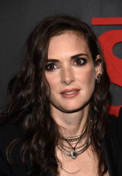 Winona Ryder Death Fact Check, Birthday & Age | Dead or Kicking